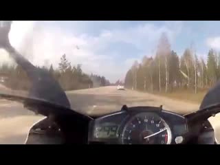 Mercedes sl63 и yamaha r1 flv