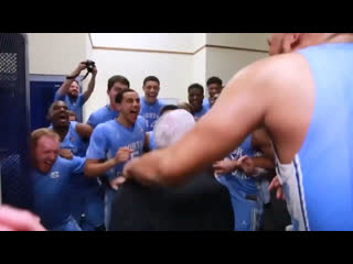 Данни маккели в раздевалке