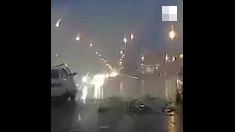 Вылетел на встречку появилось видео момента смертельного дтп около «амбара»