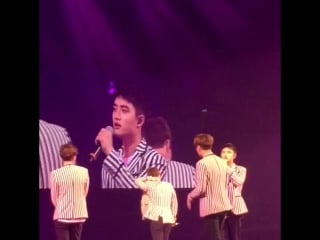 [fancam] 160110 exoluxion in singapore day 2 kyungsoo touched jongins face