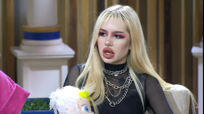 Тиффани бугатти я думала сдавать ее в ломбард на выхино за 300 рублей, мне сказали, что это паленка, поэтому ее не приняли