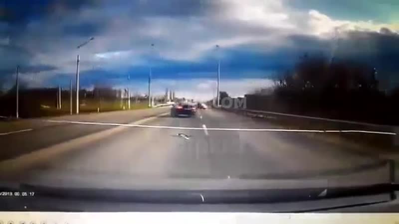 Долбаеб решил развернуться земля пухом ебать