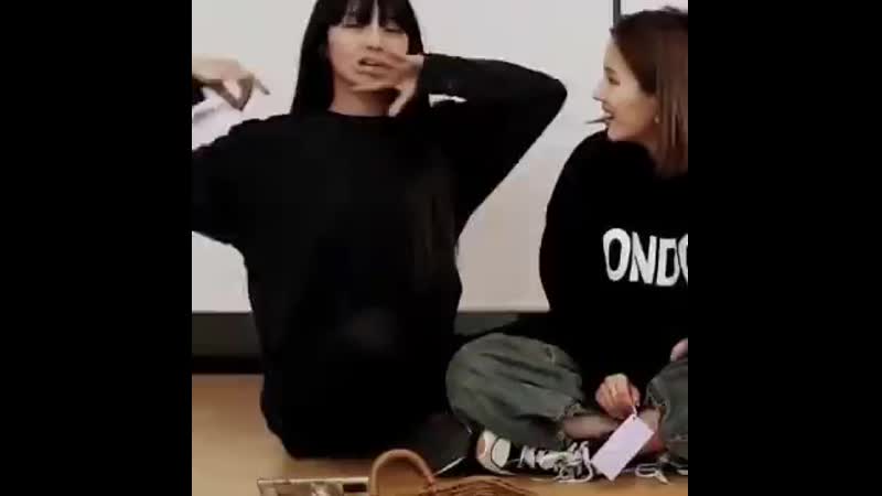 Minnie is copying soojin // cr minnie aw