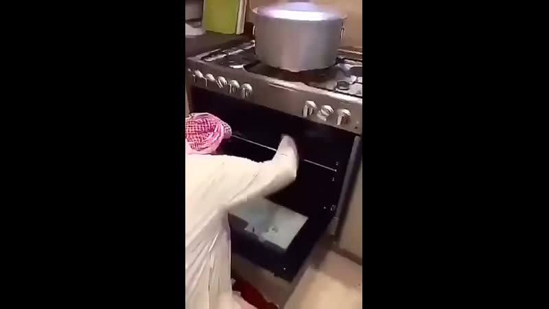 Чиркнул зажигалкой, что бы проверить