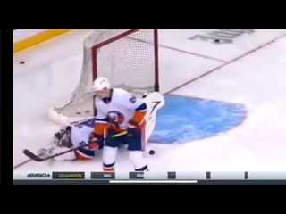 Варламов получает повреждение