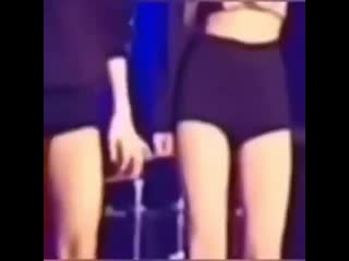 The way they intertwined their fingers and it comes so naturally and perfectly fit to each other