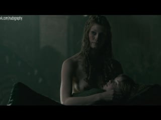 Алисса сазерленд (alyssa sutherland) топлес в сериале "викинги" (vikings, 2016) сезон 4 / серия 6 (s04e06) 1080p