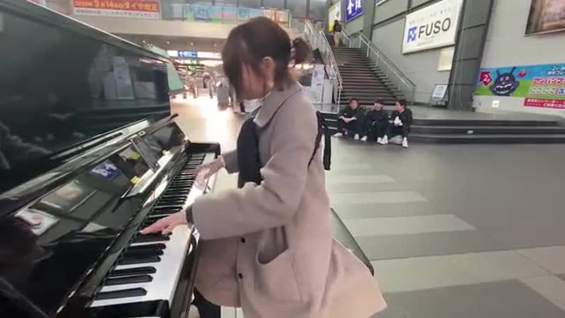 【鬼滅の刃】まさかの男子高校生が ⁉️「竈門炭治郎のうた」を“音の呼吸“でピアノ演奏してみたら 【ストリートピアノ】kamado tanjirou no uta