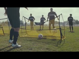 Sklz russia quickster soccer trainer тренироа паса