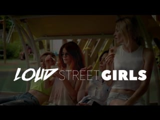 Loud street girls rollerblade