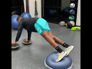 Rotational trunk and shoulder stabilization core work with @jaysam on @bosu fitness