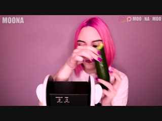 [moona] asmr big cucumber /асмр большой огурец / eating sounds