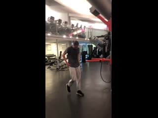 Дэниел на тренирое в body works west в лондоне, великобритания | 14 10 19 (ig story raheem glistens)