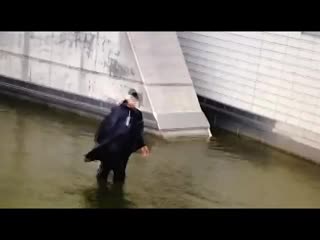 Ecco2k hold me down like gravity