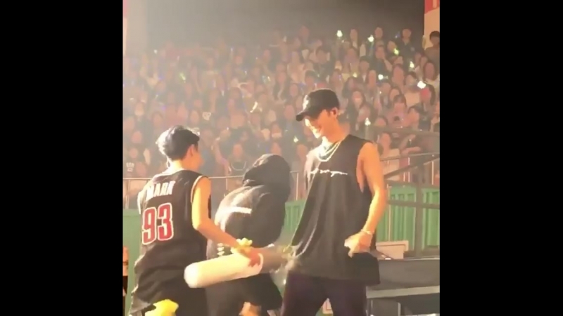 Моему ребенку зарядили охеренно большим лайстиком