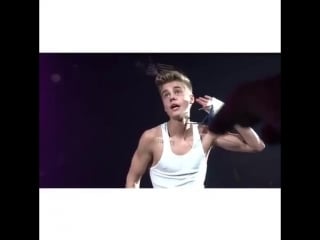 I’m loving justin’s performances lately sike