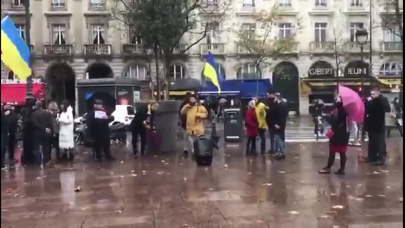 Украинские гастарбайтеры в париже дают наказы меркель и макрону