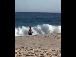 Alex turner on the beach, rio, 04/04/2019