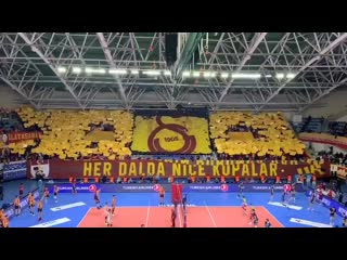 Burhan felek'te galatasaray tari̇h dersi̇ 1! her dalda ni̇ce kupalar!