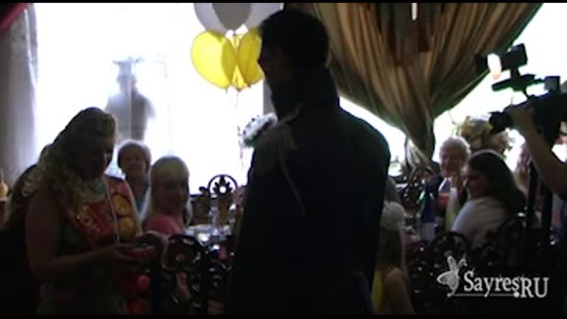 Эротический розыгрыш "незнакомец в военном плаще"