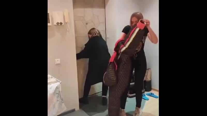 Когда пришла домой чуток пьяная и напоролось на маму 😀