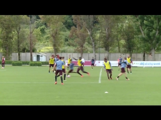 #totti plays emerson through during #asroma training with another exquisite backheel pass