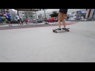 Танцует верхом на скейте крутая девчёнка ana maria suzano