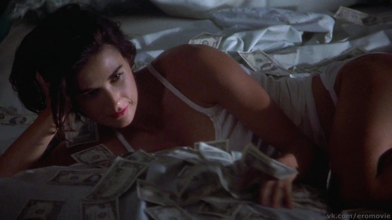 Секс с деми мур в постели с деньгами