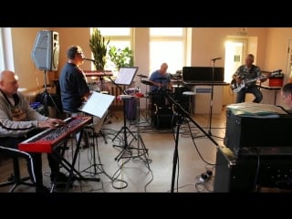 Parisienne walkways garry moor