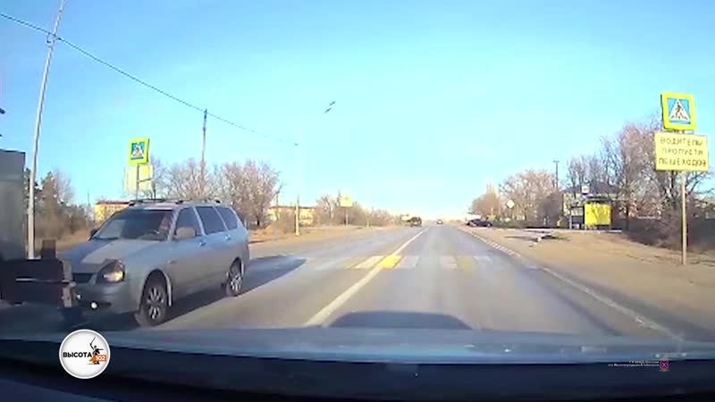 В волгограде автоцистерна на пешеходном переходе сбила невнимательную 18 летнюю девушку