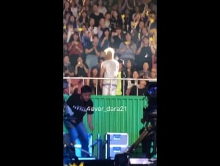 [fancam] 170827 дара на концерте тэяна 'white night' в сеуле