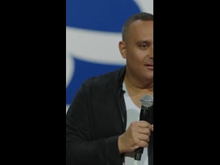 Американский стендап про русских и не только 😅