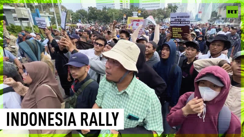 Fuel price hike prompts indonesian students to protest