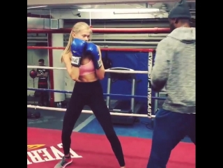 @vitasidorkina getting pushed to my limits once again with @1on1knockout 💪💪💪