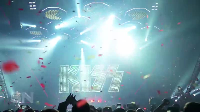 The last kiss backstage with the rockers on their final tour sunday night