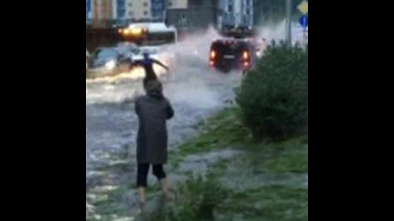 На вейкборде по улицам москвы