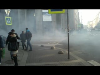 Mercedes benz gelandewagen vs toyota supra