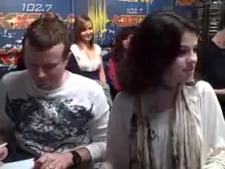 С радио kiss фанатам jojo и селены