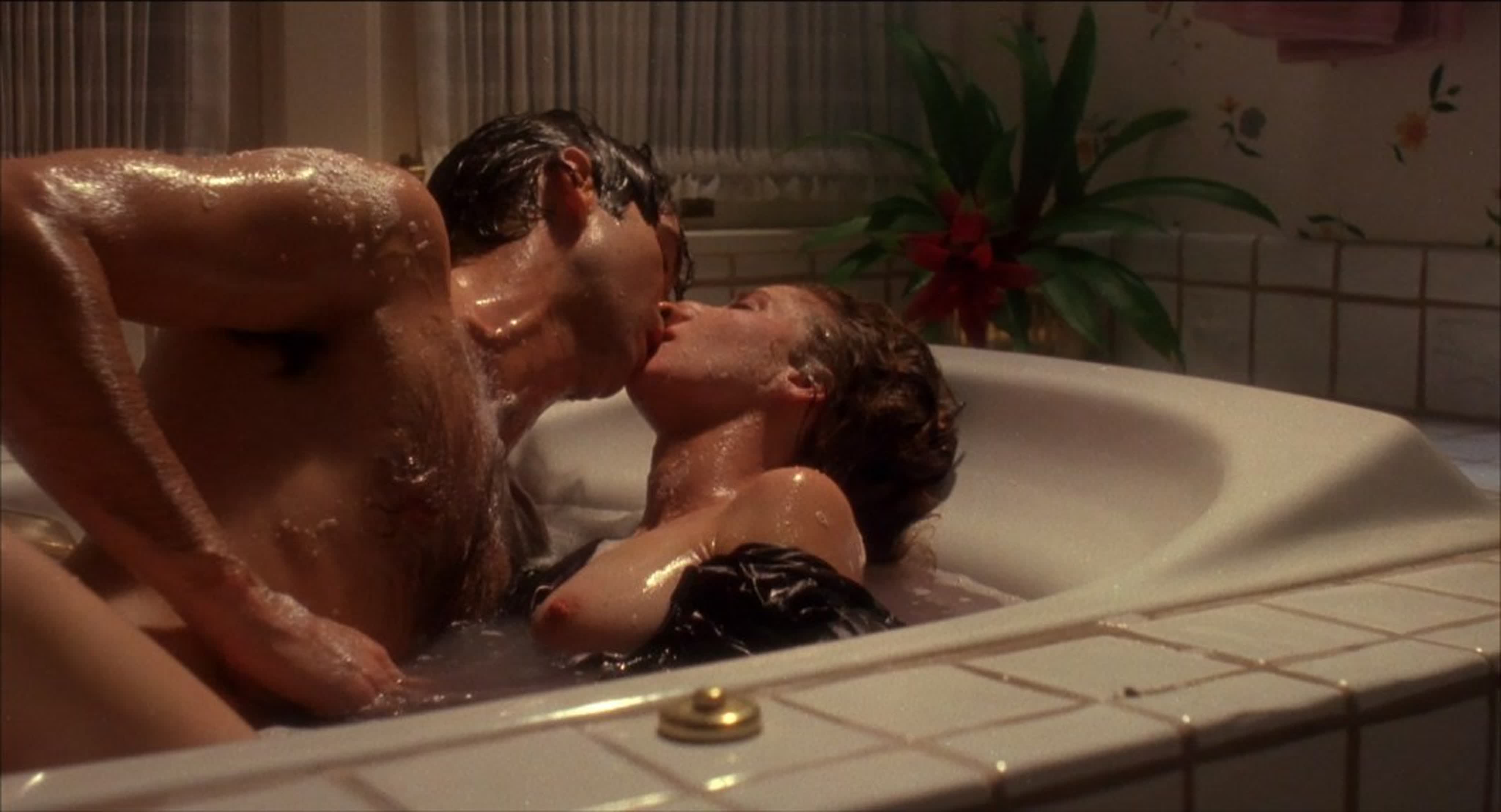 Лиза айлбахер (lisa eilbacher sex scenes in live wire 1992)