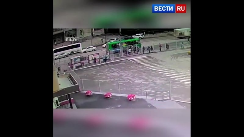 "богиня" паркои владелица малолитражки сбила людей на останое в екатеринбурге