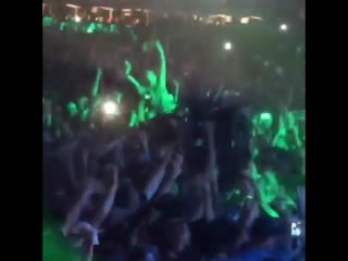 Сёрфинг инвалидных колясок под def leppard pour some sugar on me