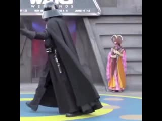 Ahsoka tano plays just dance on the wii while darth vader and padmé amidala go through a divorce (2008)