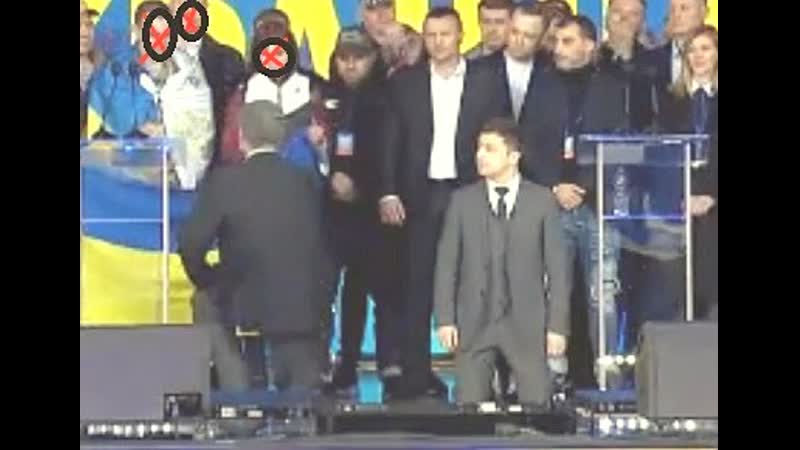 Колено porn video – Парашенко встал на колено задницей к народу