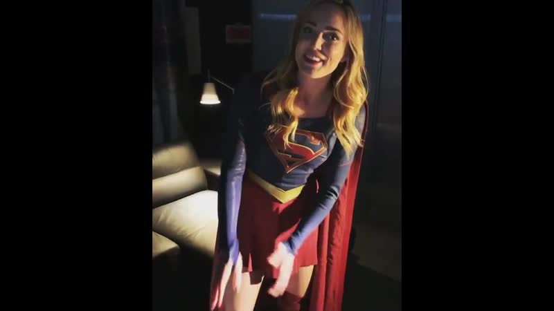 Кейти лотц в костюме супергёрл