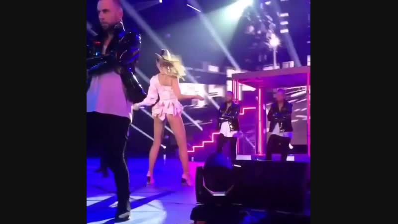 Убогое дрыганье попой привело в восторг фанатов ольги бузовой