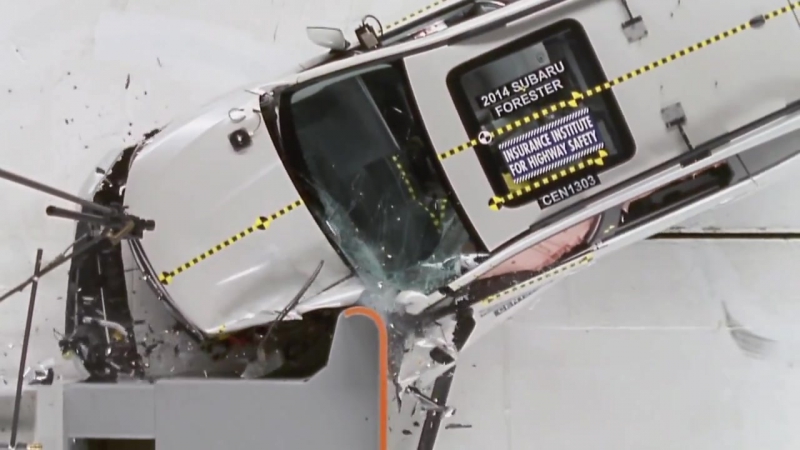2014 subaru forester small overlap iihs crash test