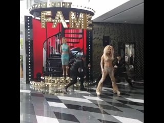 Britney bangkok dance fans