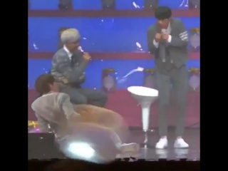 Бедная попка тэхена