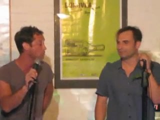 Караоке джуд поет "johnny b goode"