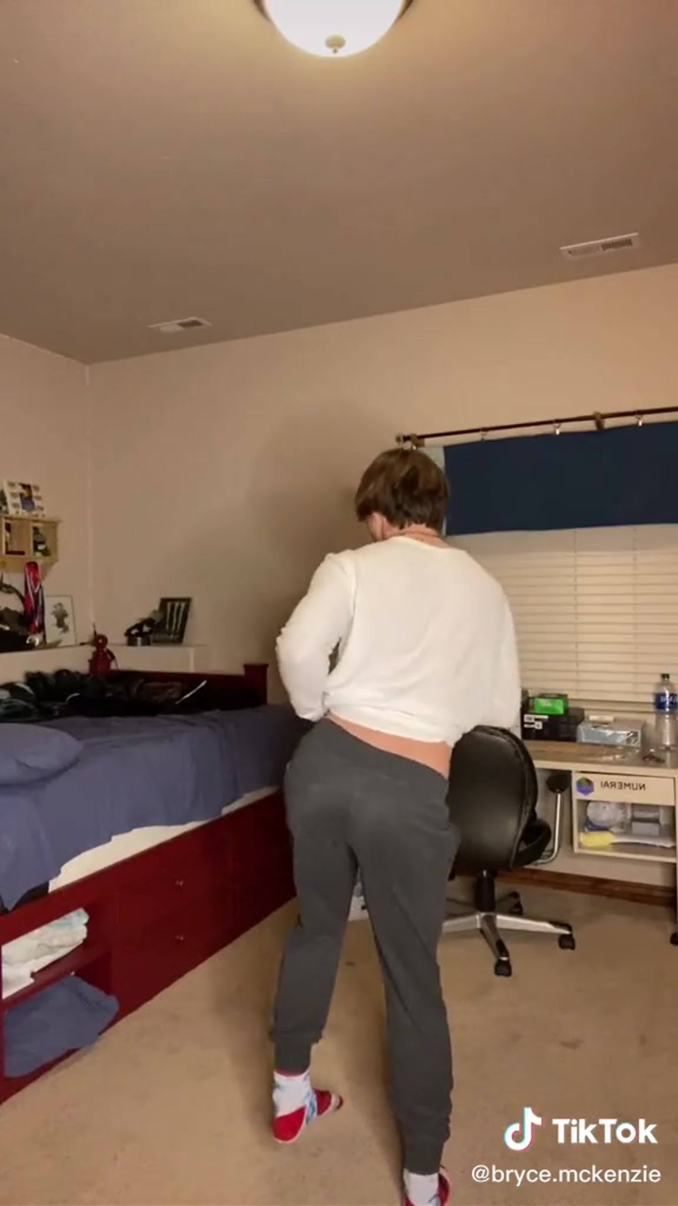 Bryce mckenzie - ExPornToons